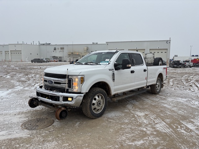 2019 Ford F-250 XLT 4x4 Crew Cab Hi-Rail Pickup