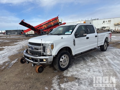 2019 Ford F-350 XLT 4x4 Crew Cab Pickup