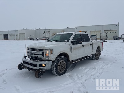 2019 FORD F250 XLT 4x4 Crew Cab Hi-Rail Pickup
