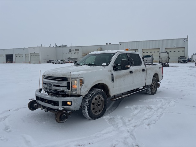 2019 FORD F250 XLT 4x4 Crew Cab Hi-Rail Pickup
