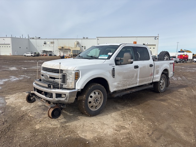2019 FORD F250 XLT 4x4 Crew Cab Hi-Rail Pickup