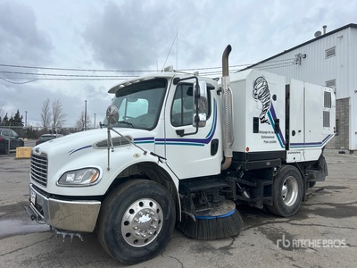 2007 Schwarze M6000 on 2007 Freightliner M2 106 Veegwagen