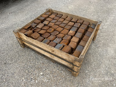 Quantity of Dump Bed Hinges بنود متنوعة - قطع المعدات