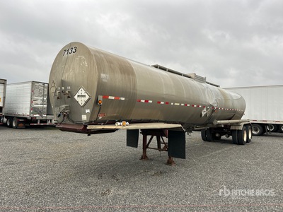 1986 7000 gal T/A Tanker Trailer