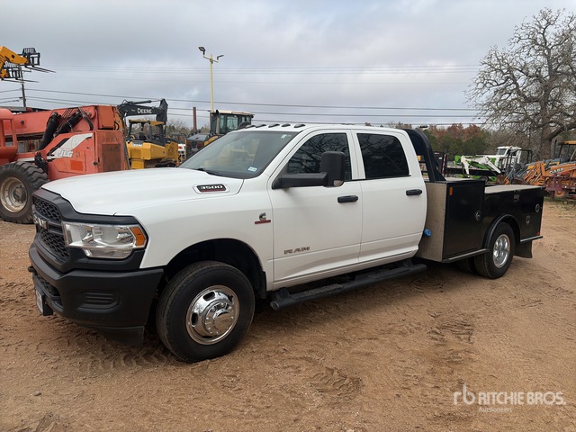 2021 Ram 3500 4x4 Crew Cab Flatbed Truck