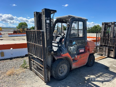 2012 Toyota 7FDU35 7000 lb Forklift
