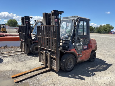 2012 Toyota 7FDU35 7000 lb Cushion Tire Forklift