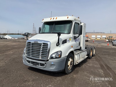 2015 Freightliner Cascadia 113 CNG 6x4 T/A Day Cab Truck Tractor