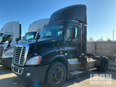 2017 Freightliner Cascadia 113 4x2 S/A Day Cab Truck Tractor