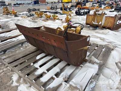 59 in Hydraulic Tilting Excavator Bucket