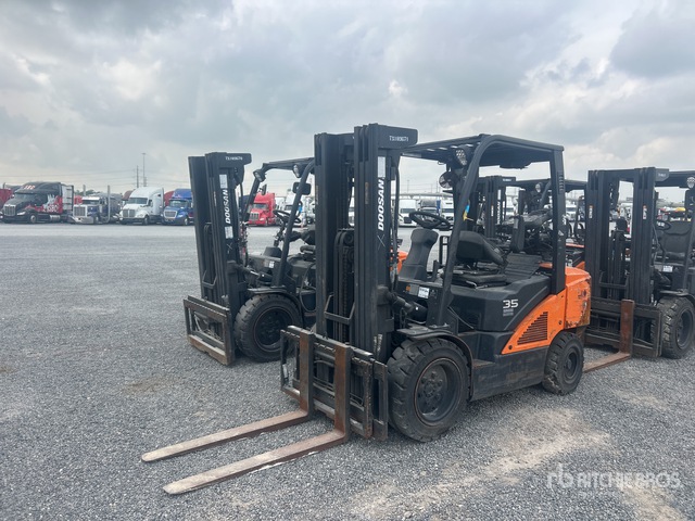 2019 Doosan G35NC-7 6450 lb Pneumatic Tire Forklift (Inoperable)