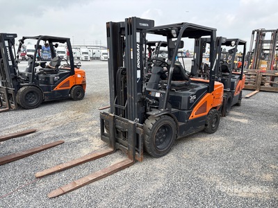 2019 Doosan G35NC-7 6450 lb Pneumatic Tire Forklift