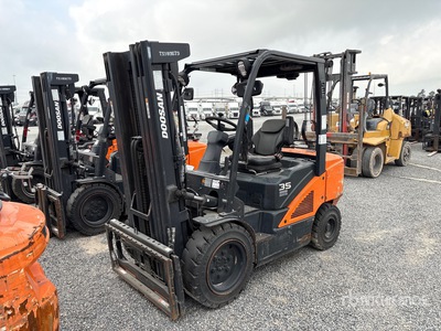 2019 Doosan G35NC-7 6450 lb Pneumatic Tire Forklift