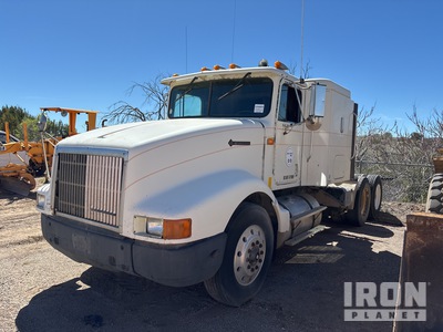 1993 International 9400 6x4 6x4 T/A Sleeper Truck Tractor