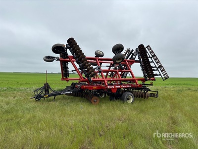 Farm King VT3375 25 ft Tandem Vertical Disc