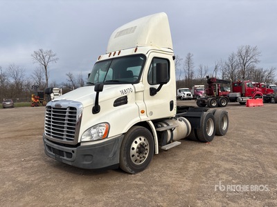2017 Freightliner Cascadia 113 6x4 Ciągnik siodłowy T/A z kabiną dzienną