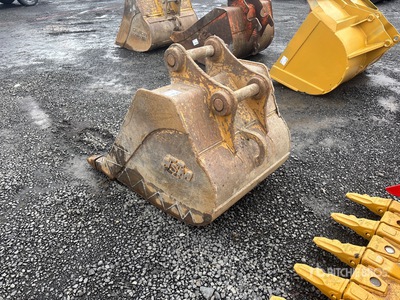 36 in Digging Excavator Bucket