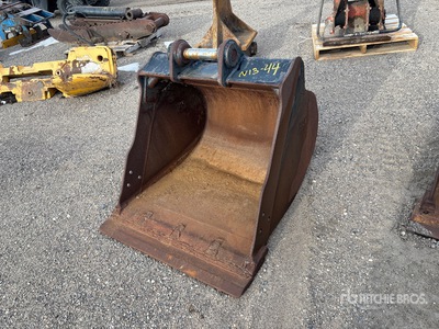 33 in Godet d'excavatrice