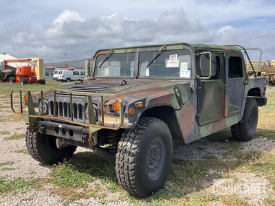 2007 AM General M1097R1 HMMWV 4 Door Soft Top w/Truck Body