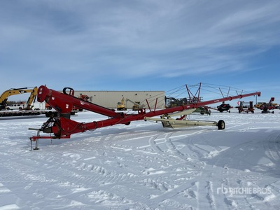 Farm King 1385 13 in x 85 ft Telescopic Swing Grain Auger