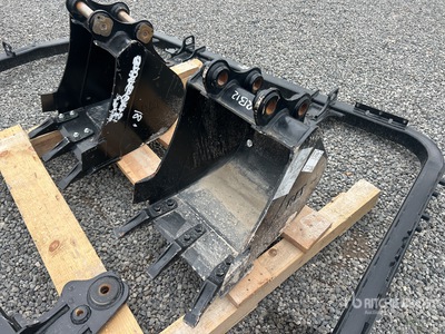 18 in Digging Excavator Bucket