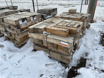Quantity of (4) Pallets of 27 in x 6 in x 6 in Tablas de madera