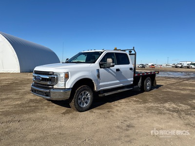 2020 Ford F-350 XLT 4x4 Crew Cab Flatbed Truck
