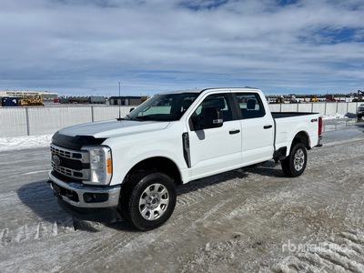 2023 Ford F-350 XL 4x4 Crew Cab Pickup