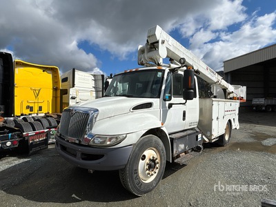 2009 Terex Hi-Ranger TL37 37 ft on 2010 International 4300 4x2 高所作業車 (Inoperable)
