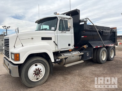 1996 Mack CH613 6x4 T/A Camión dumper