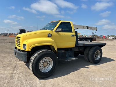 1997 GMC C7500 4x2 Table Top Truck