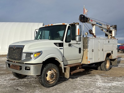 2014 International TerraStar 4x4 Camion de servicios