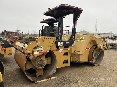 2015 Cat CB54XW Double Drum Roller