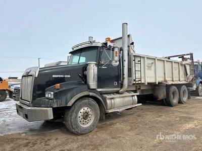 2002 Western Star 4900 6x4 T/A Manure Spreader Truck