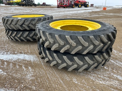 Quantity of (4) Firestone Radial All Traction RC 380/105R50 Banden