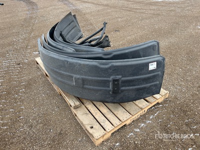 Quantity of (4) Fenders その他 - 機械部品 - Fits John Deere 4060 Sprayer