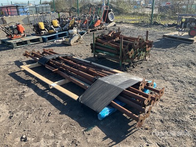 Quantity of Akro props 産業関連 - その他