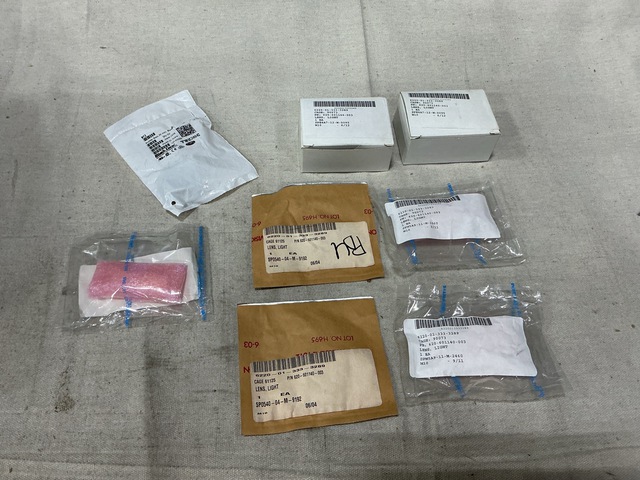 (8) 620-601140-003 Light Lenses