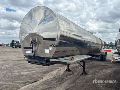 1987 Walker 6200 gal T/A Tank-Anhänger