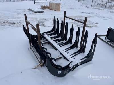 2025 GIYI GY-CLG72 71 in Log Skid Steer Grapple (Unused)