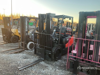 Doosan G20E-5 3750 lb Pneumatic Tire Carretilla Elevadora