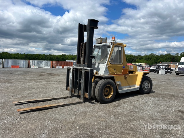 Cat V40B Pneumatic Tire Forklift