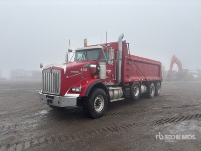 2013 Kenworth T800 8x4 Autocarro ribaltabile 3 assi