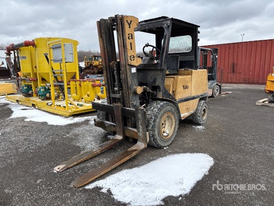 Yale GP-060-LBNSBT-086 6000 lb Pneumatic Tire Forklift