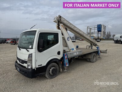 2008 Cela TEL 200 on 2008 Nissan Cabstar Camion à godets