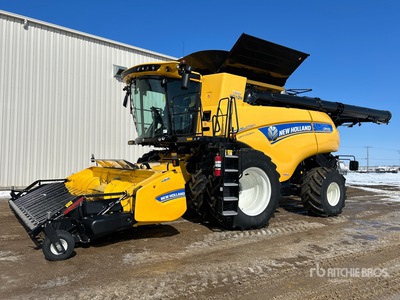 2023 New Holland CR9.90 Combine Harvester