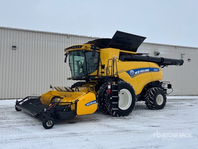 2018 New Holland Revelation CR9.90 Combine Harvester