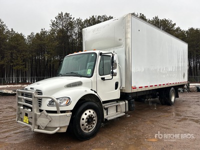 2022 Freightliner M2106 4x2 شاحنة فان