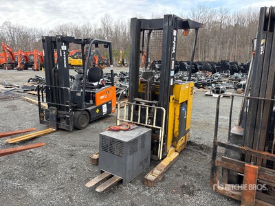 2004 Yale NR040AENS24TE091 4000 lb Reach Truck