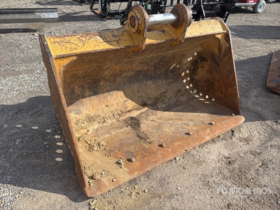 72 in Cleanup Excavator Bucket - Fits Cat